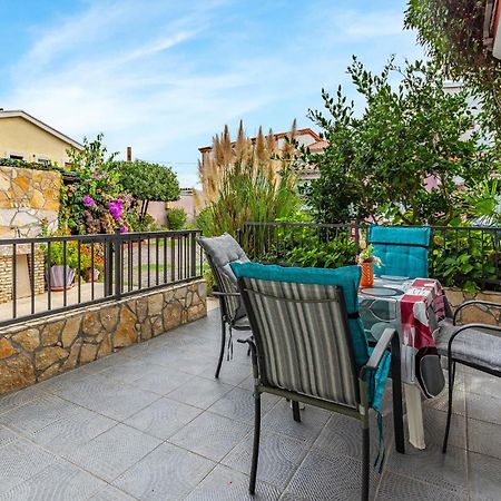 Lovely Apartment In Premantura With Wifi Exteriör bild