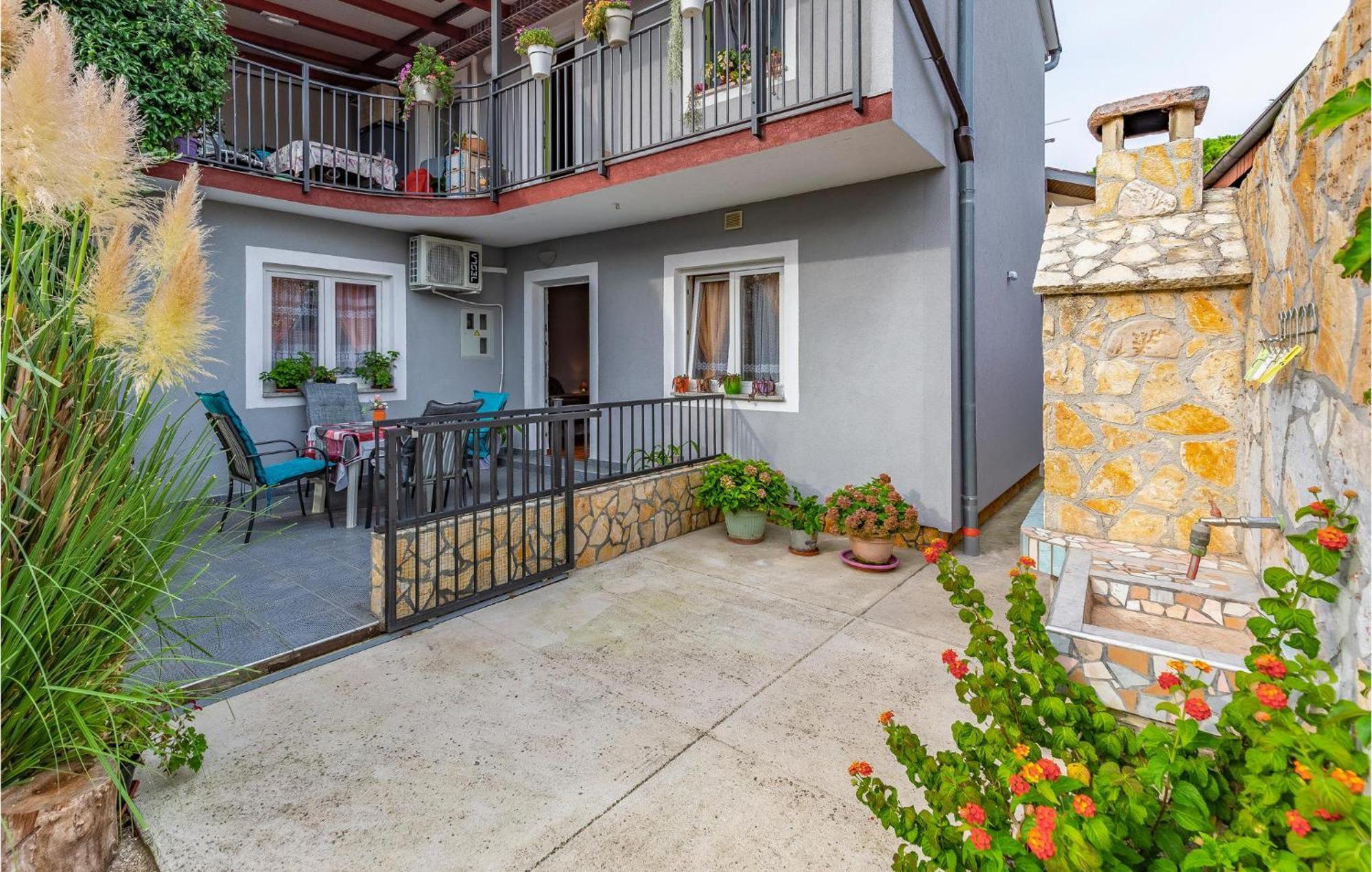 Lovely Apartment In Premantura With Wifi Exteriör bild